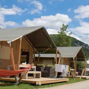 Villatent Camping La Roche d'Ully    Arrangementen al vanaf € 264.23