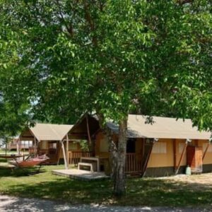 Villatent Camping Le Lac Bleu    Arrangementen al vanaf € 239.43