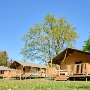 Villatent Vakantieoord de Bronzen Emmer    Arrangementen al vanaf € 191.37