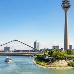 Adina Apartment Hotel Dusseldorf €79.50 (Mooi hotel!)