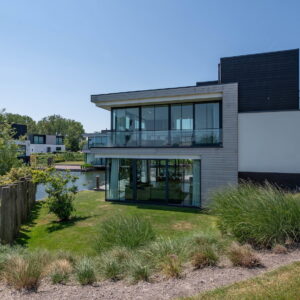 Watervilla met zwemsteiger in Zeeland Vanaf €619.7