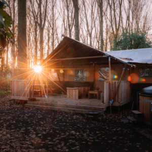 Wellness safaritent (6p) met saunaén hottub Vanaf €235.94