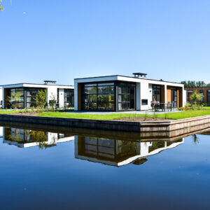 Vrijstaande villa aan het water 4p Vanaf €100.71