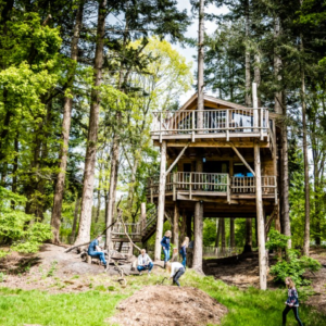 Bijzonder overnachten in een XXL boomhut Vanaf €184.71