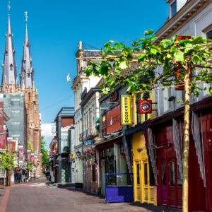 Holiday Inn Eindhoven Airport v.a. p.p. €108.00 (Incl. NS treinretour)