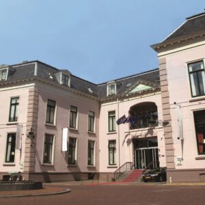 Fletcher Hotel-Paleis Stadhouderlijk Hof v.a. p.p. €92.50 (NS treinretour!)